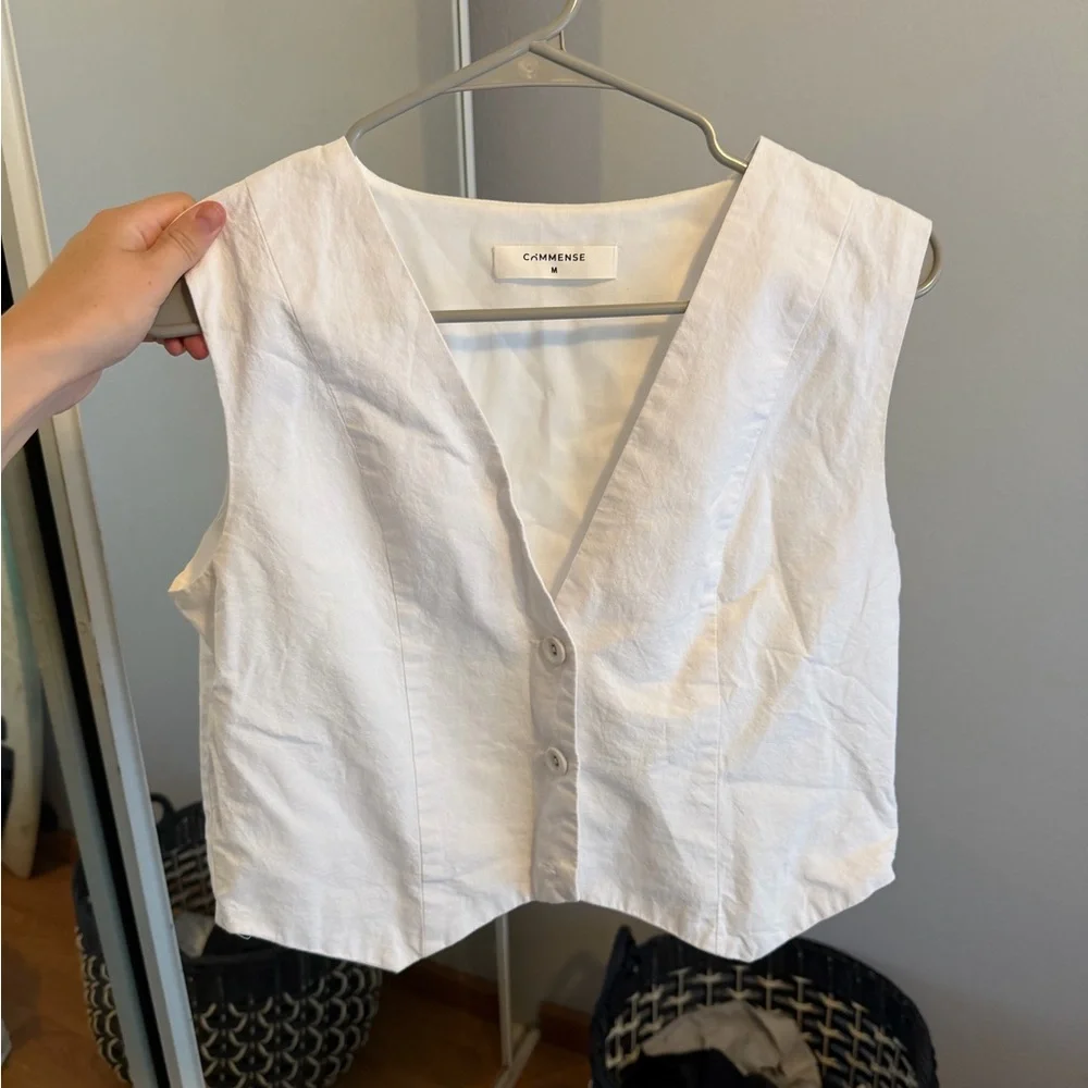 COMMENSE white vest